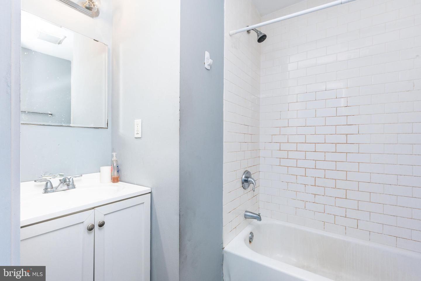 1808 W Berks St Property Photo 13