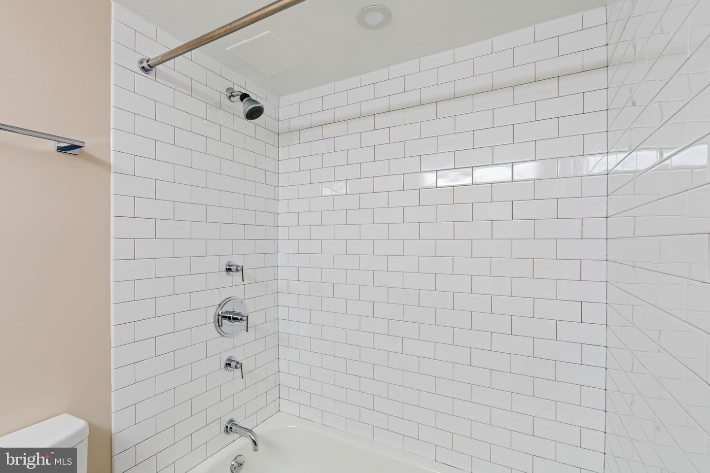 2018-32 Walnut St #19gh Property Photo 32