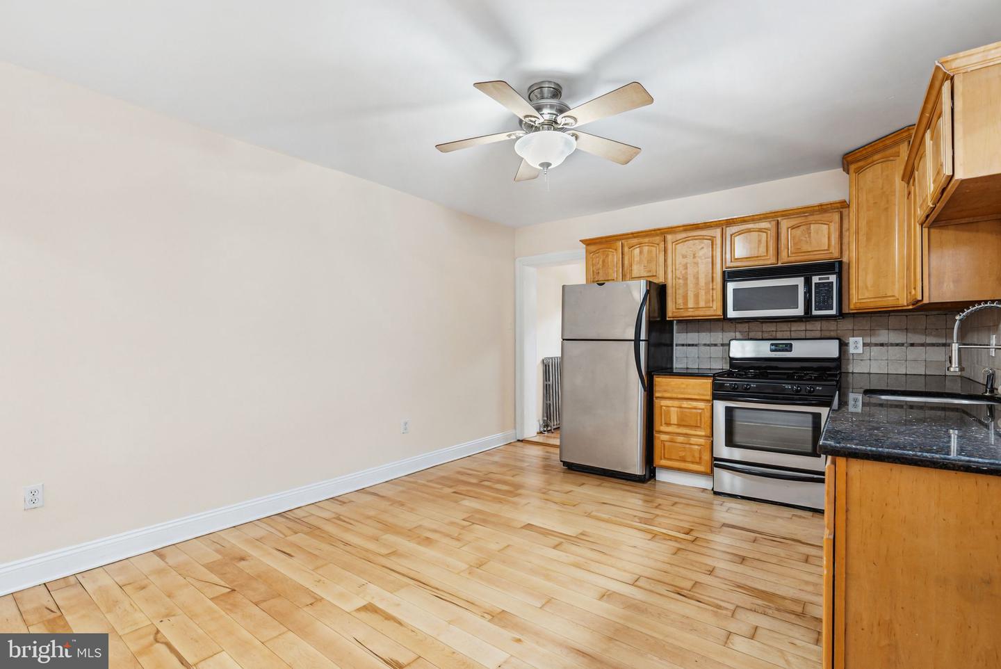 4235 Main St Property Photo 10