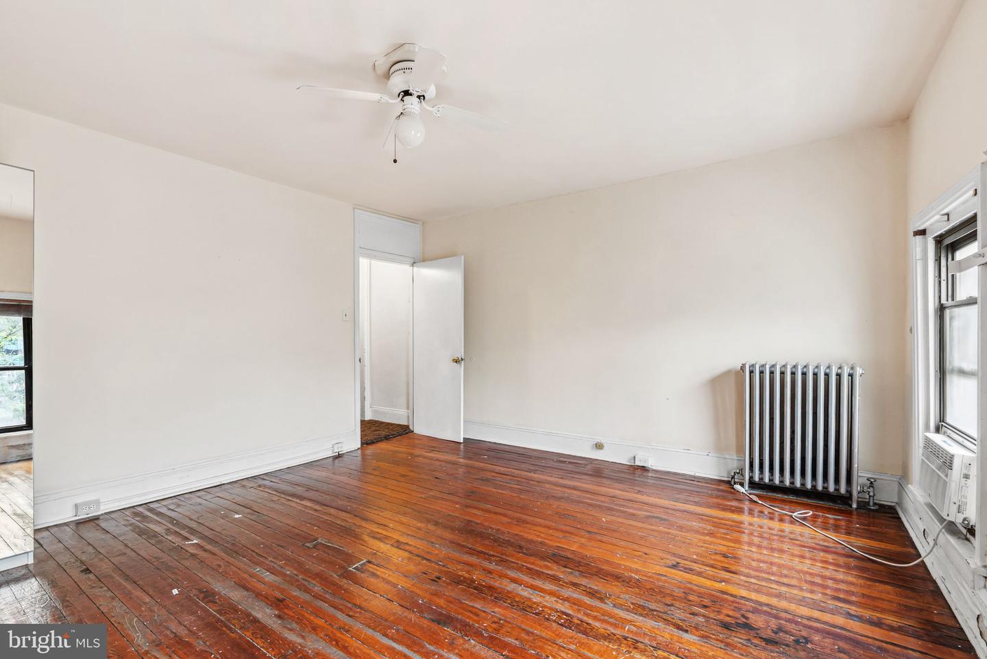 4235 Main St Property Photo 16