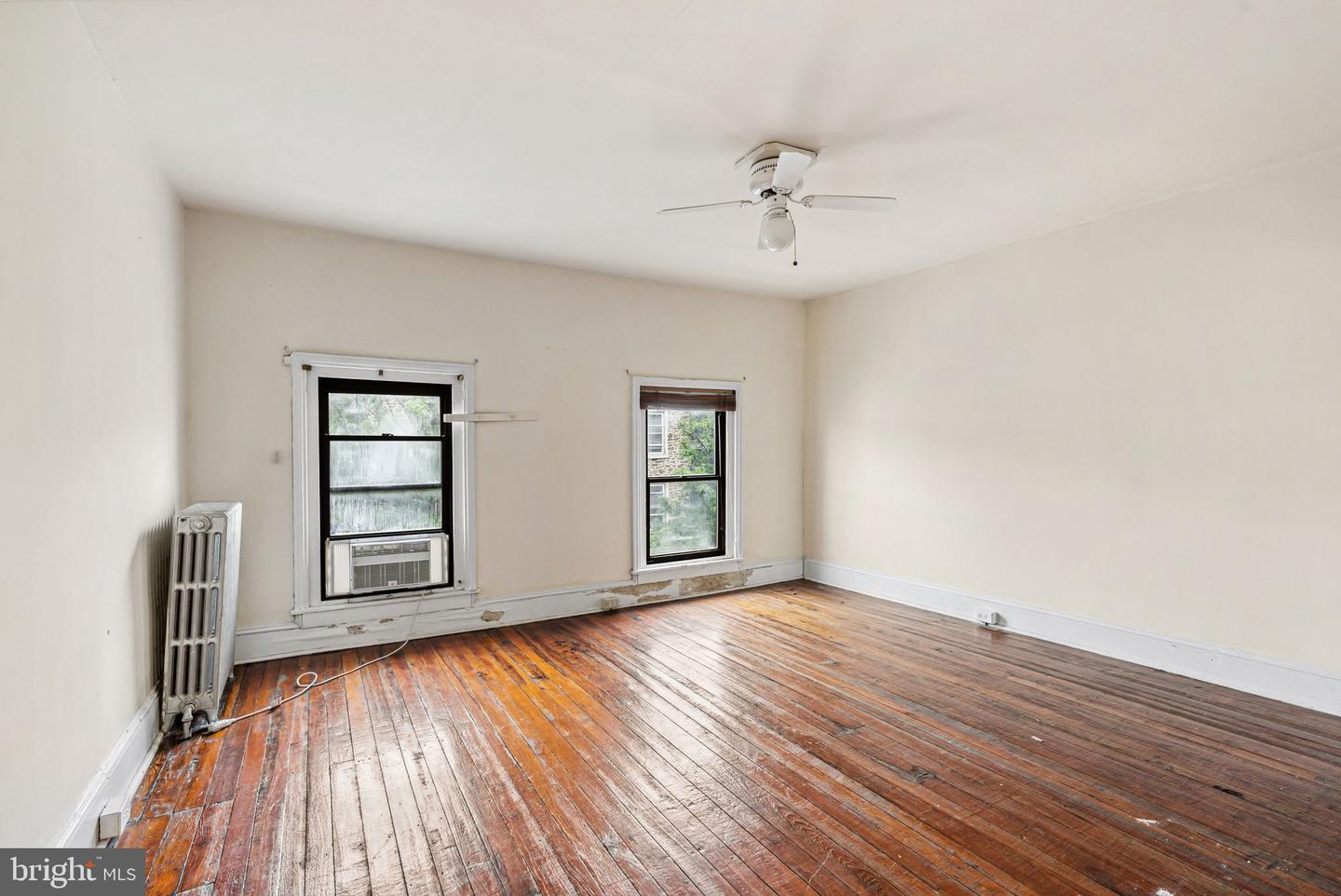 4235 Main St Property Photo 17