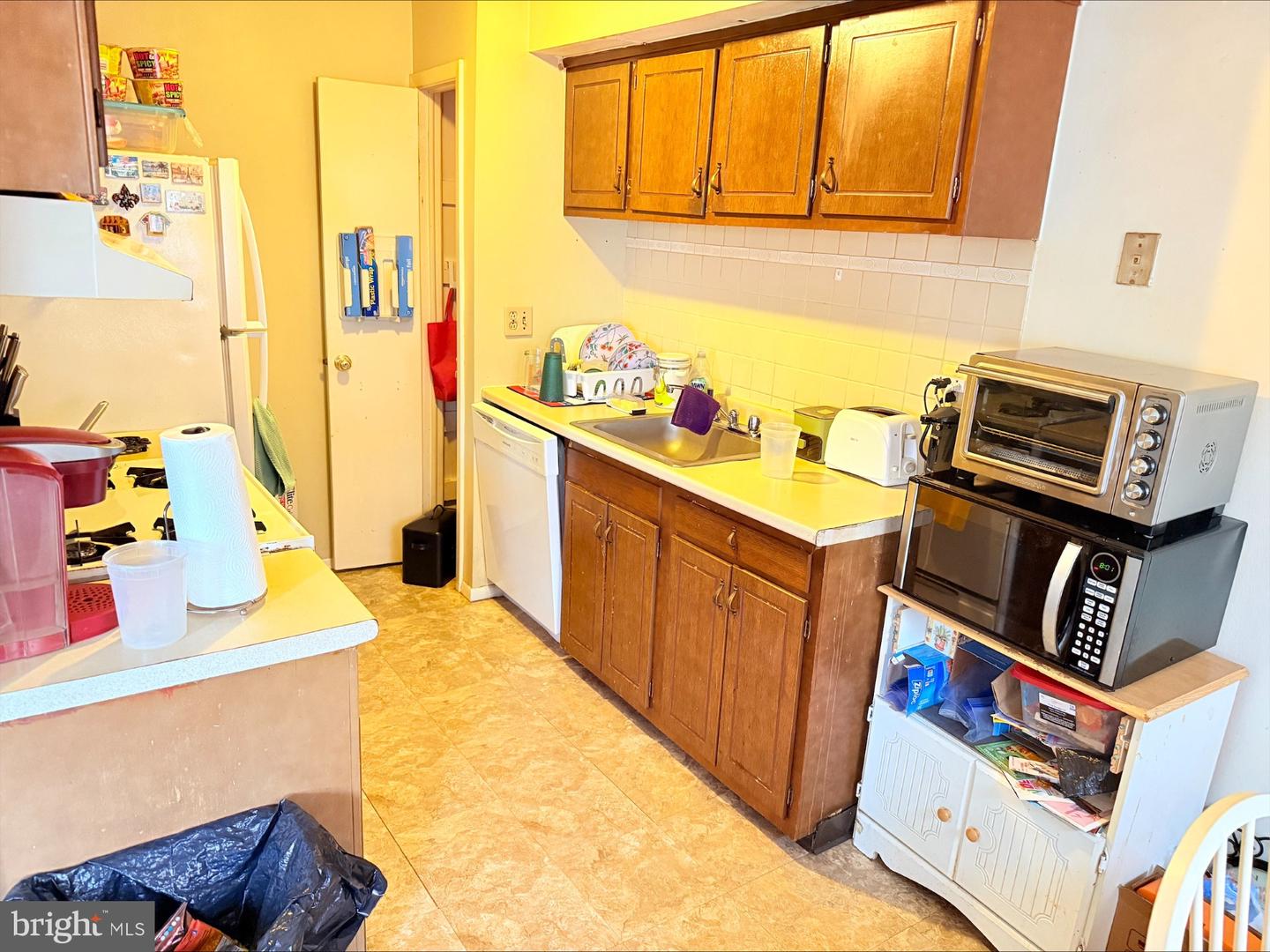 3325 Ashfield Ln Property Photo 9