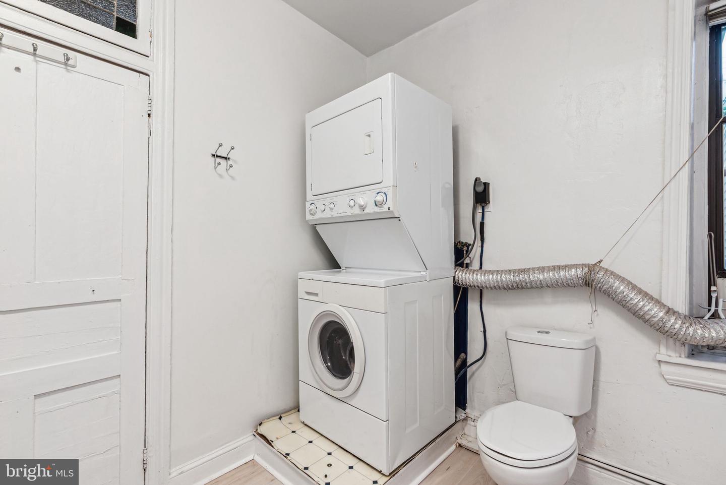 4237 Main St Property Photo 18