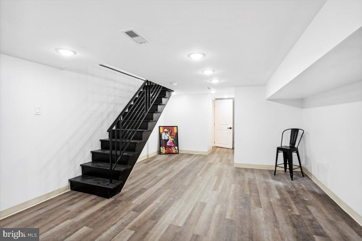 403 W Coulter St #1 Property Photo 3