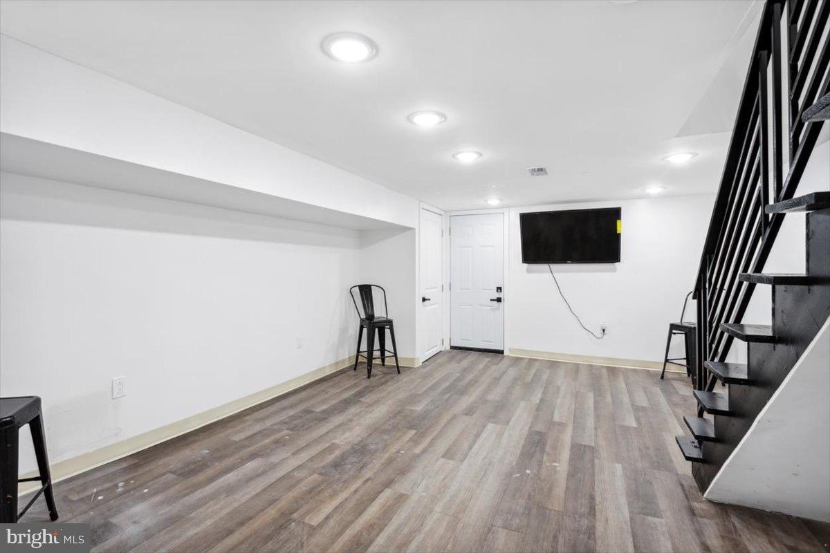 403 W Coulter St #1 Property Photo 4