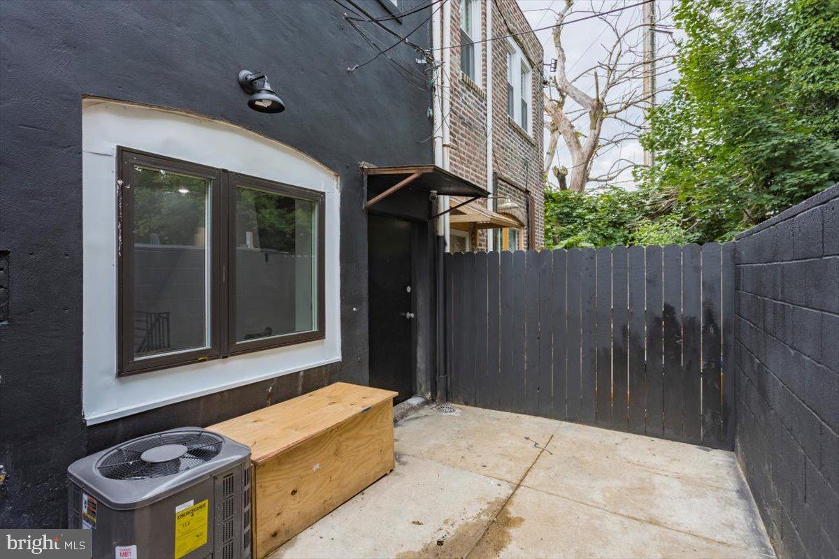 403 W Coulter St #1 Property Photo 6