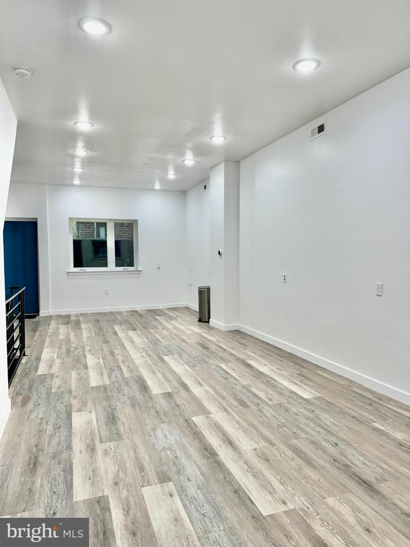 403 W Coulter St #1 Property Photo 10