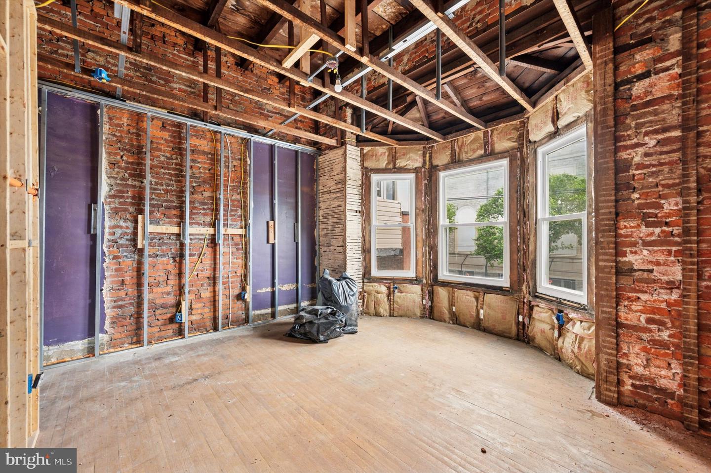 5615 Chester Ave Property Photo 3