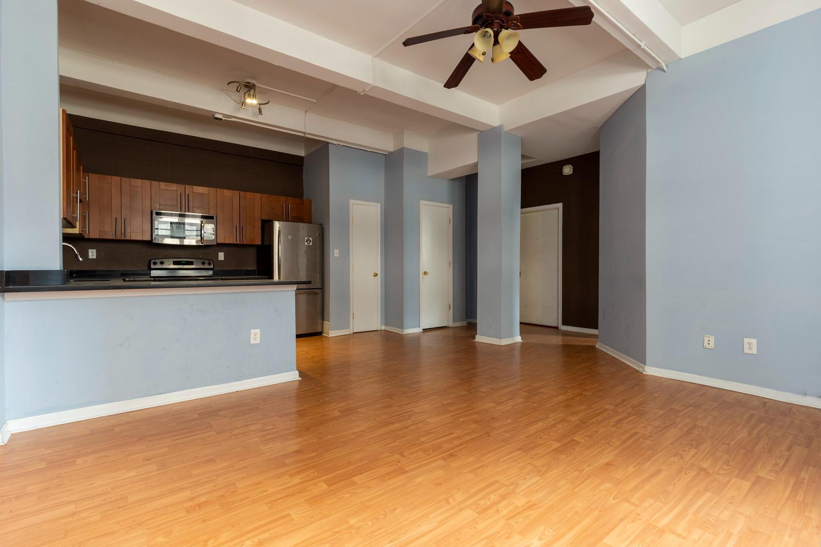 1324 Locust St #1602 Property Photo 3