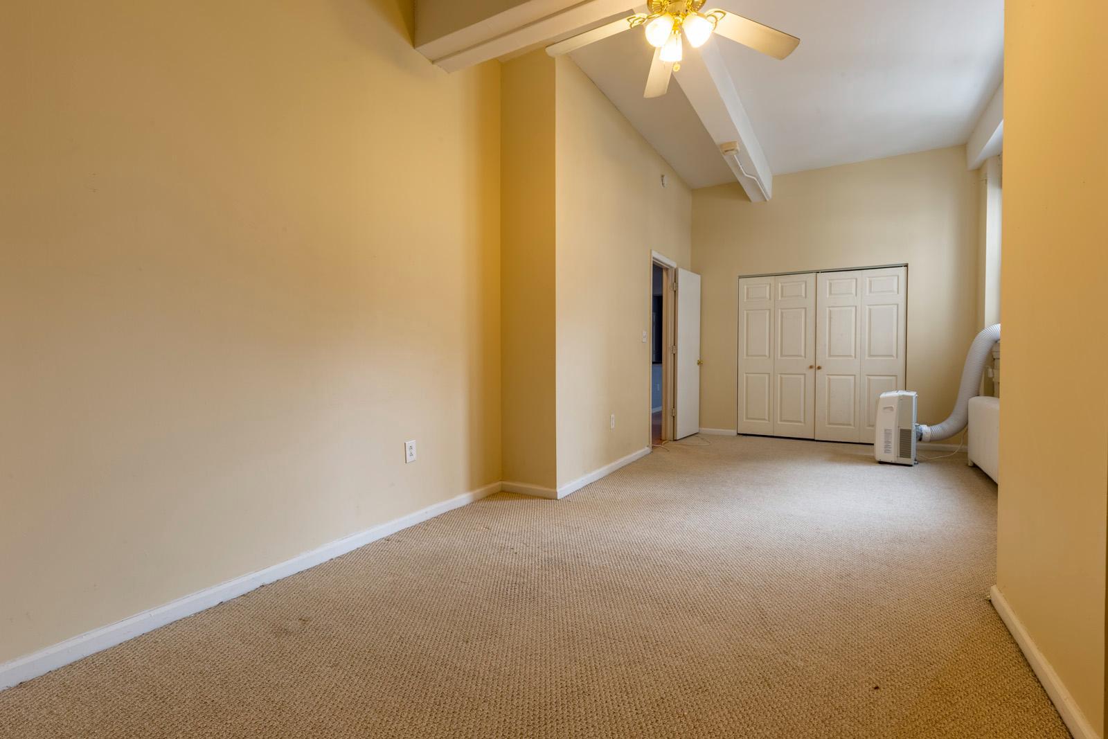 1324 Locust St #1602 Property Photo 10