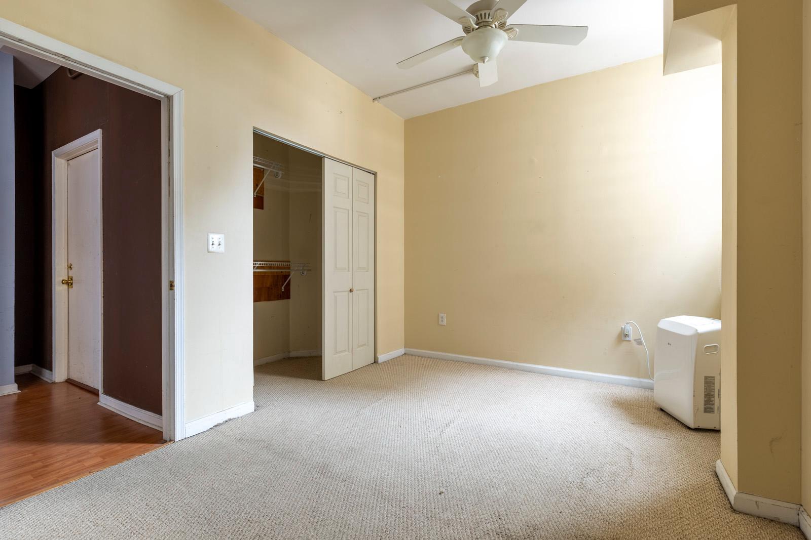1324 Locust St #1602 Property Photo 11