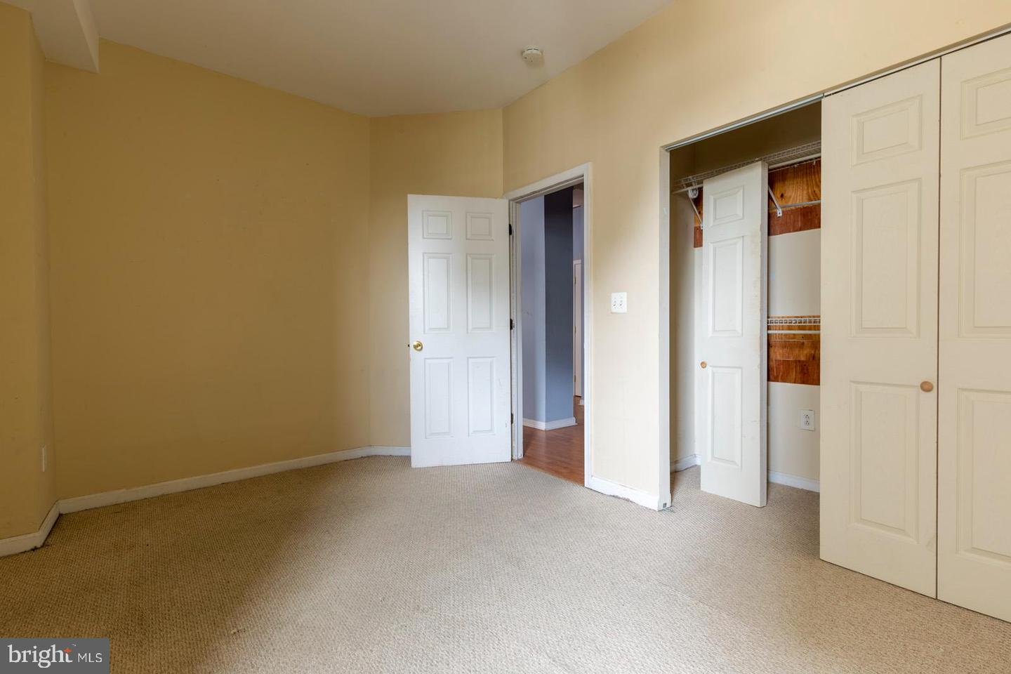 1324 Locust St #1602 Property Photo 18