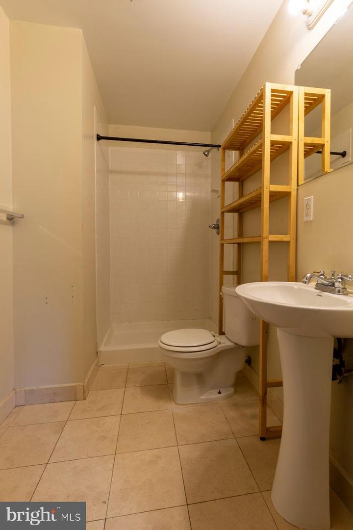 1324 Locust St #1602 Property Photo 21