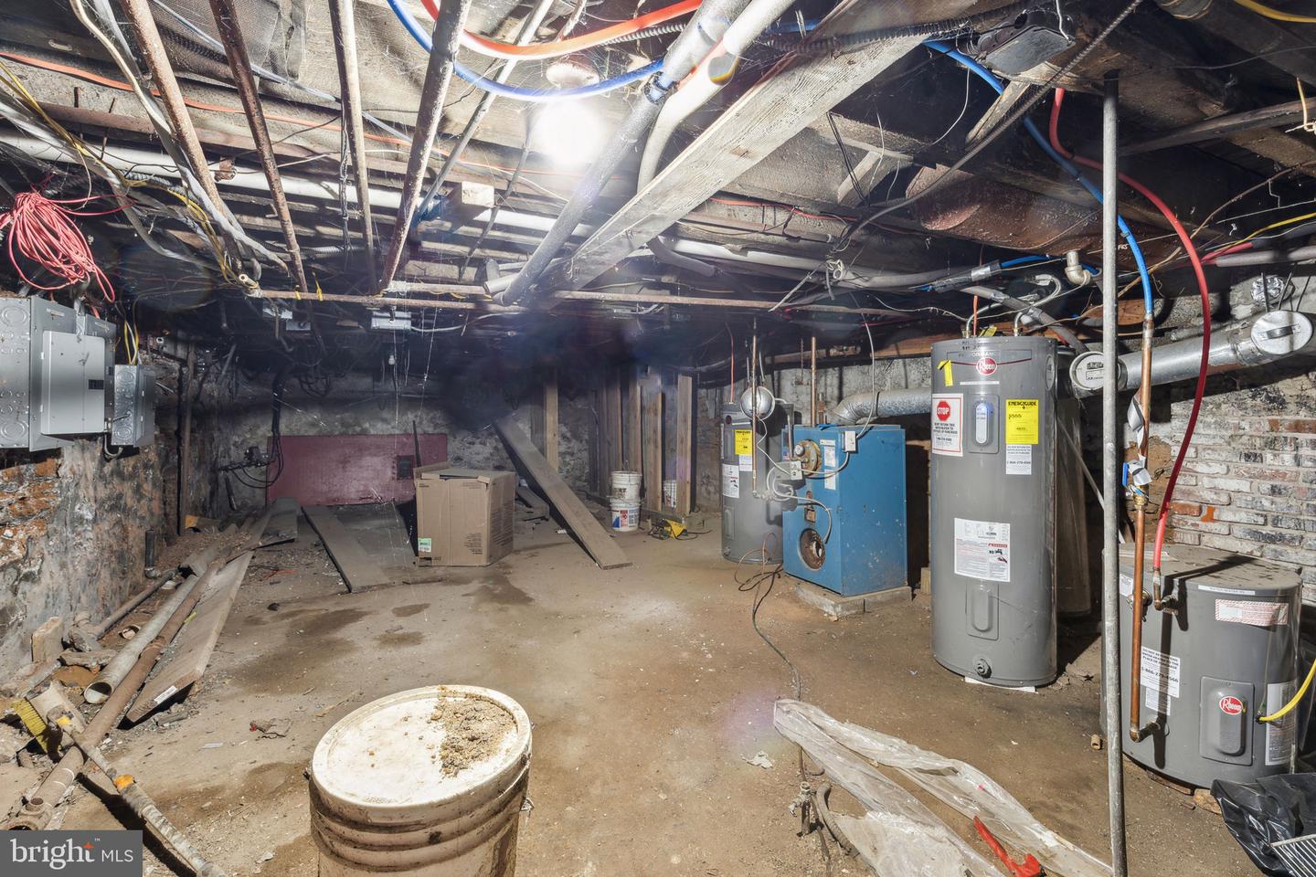 1633 W Oxford St Property Photo 12