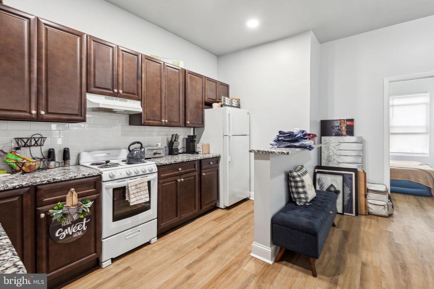 1633 W Oxford St Property Photo 16