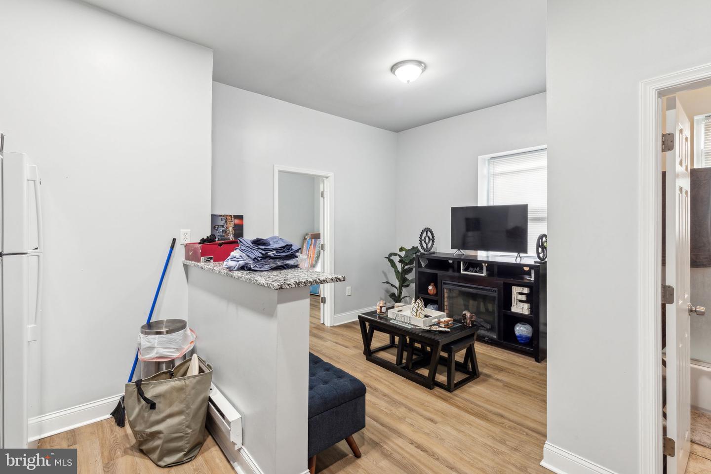 1633 W Oxford St Property Photo 18