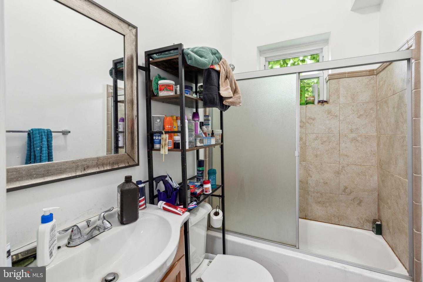 1633 W Oxford St Property Photo 53