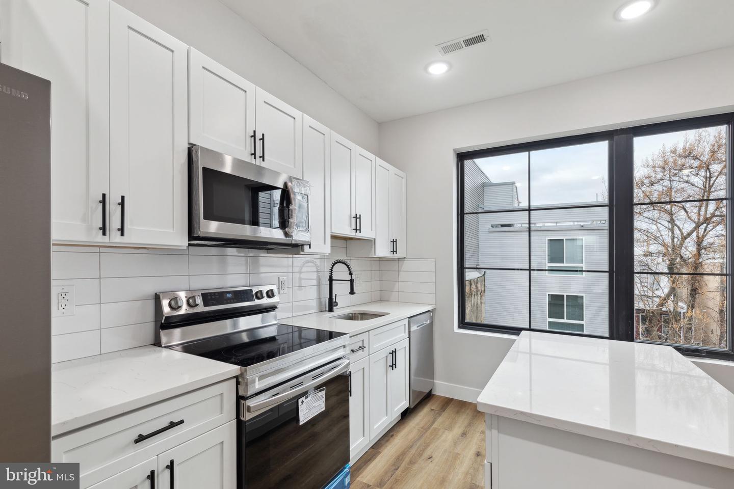 1840-42 N GRATZ ST #2 Property Photo 1