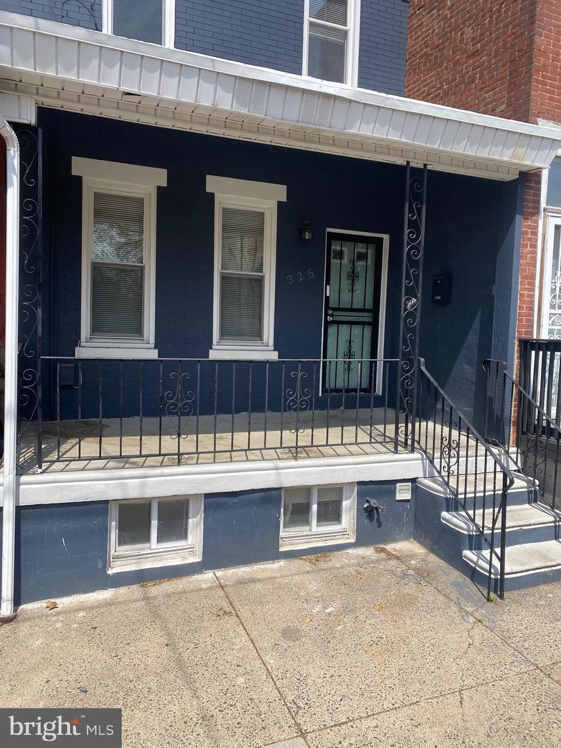 325 E Shedaker St Property Photo 1