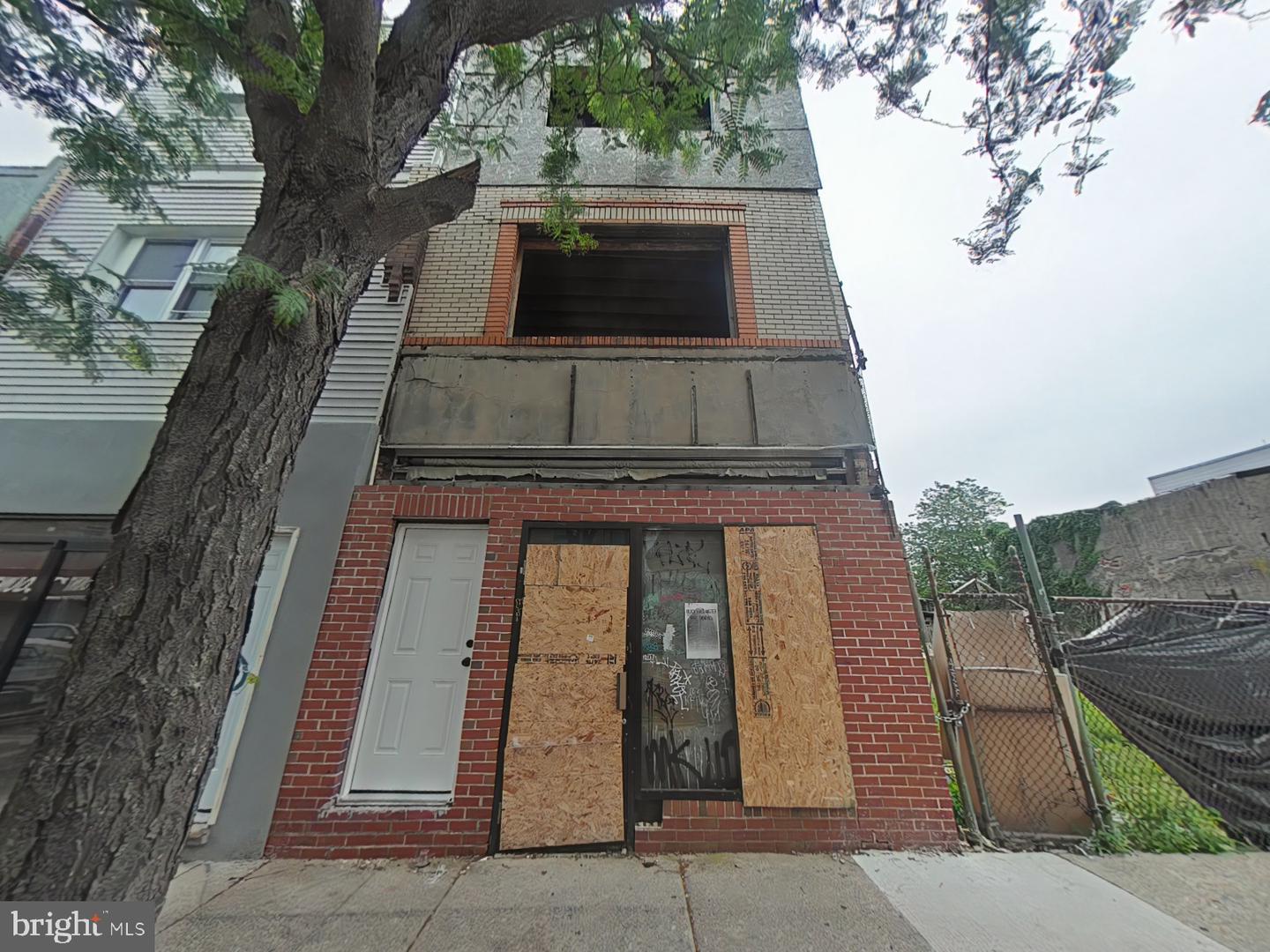 1427 POINT BREEZE AVE Property Photo 1