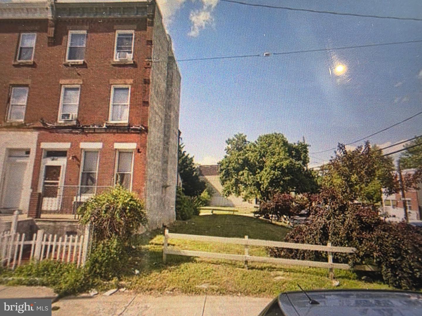 3103 Clifford St Property Photo 2