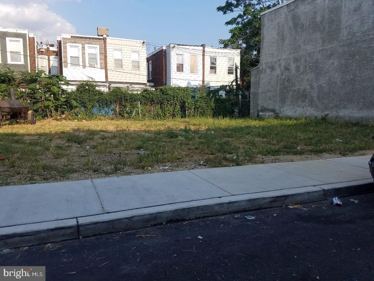 37 N PEACH ST Property Photo 1