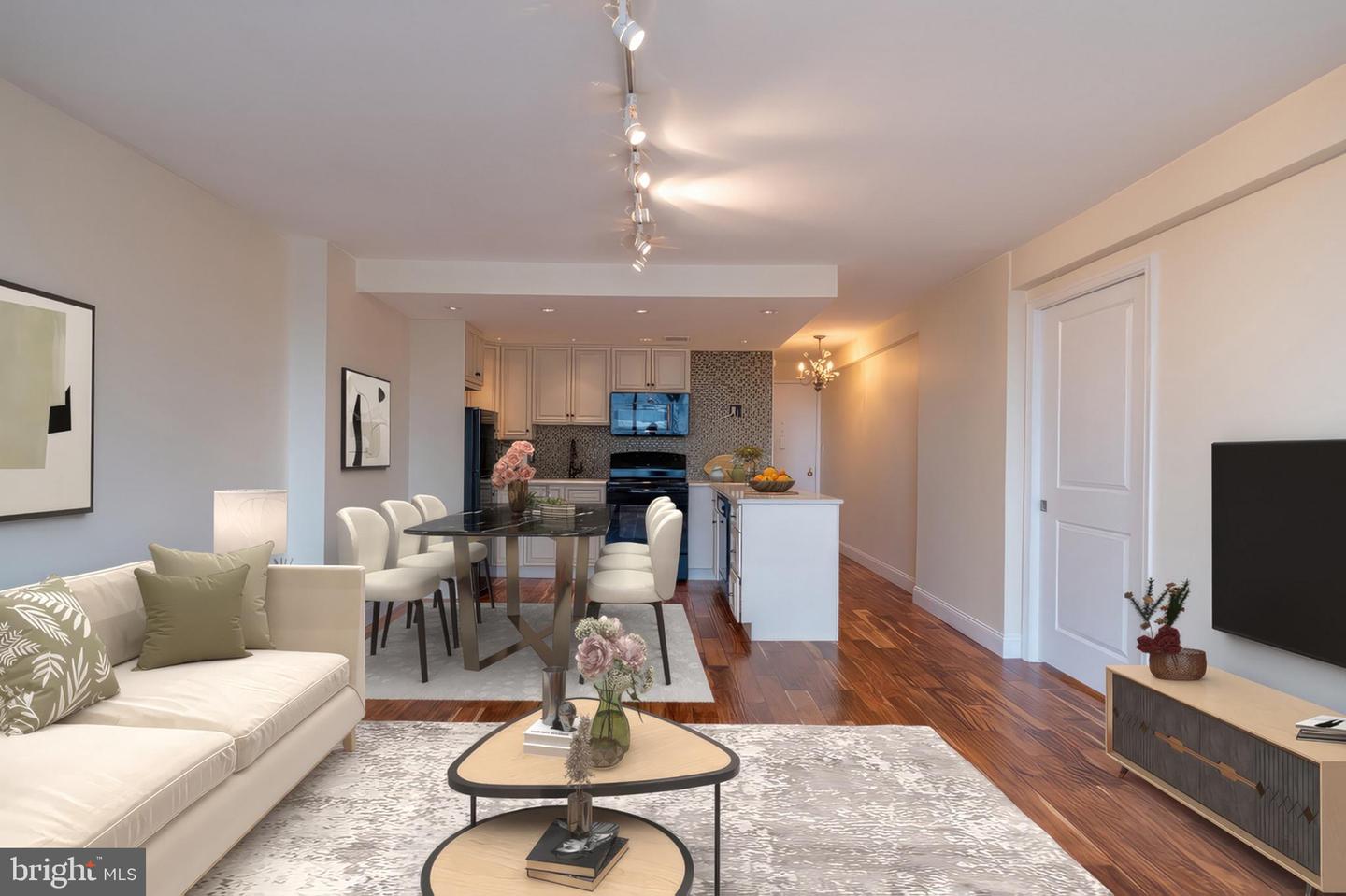 1919 CHESTNUT ST #1812 Property Photo 1