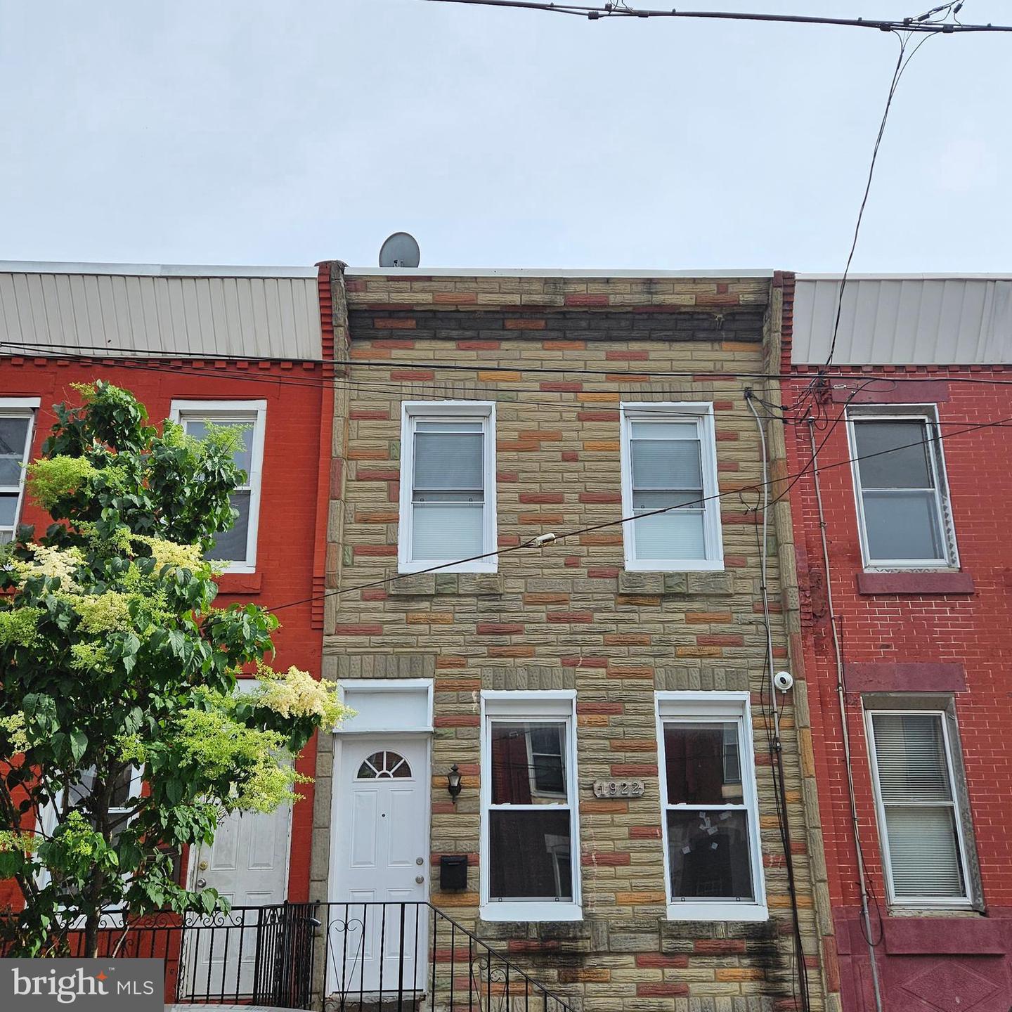 1922 Tasker St Property Photo