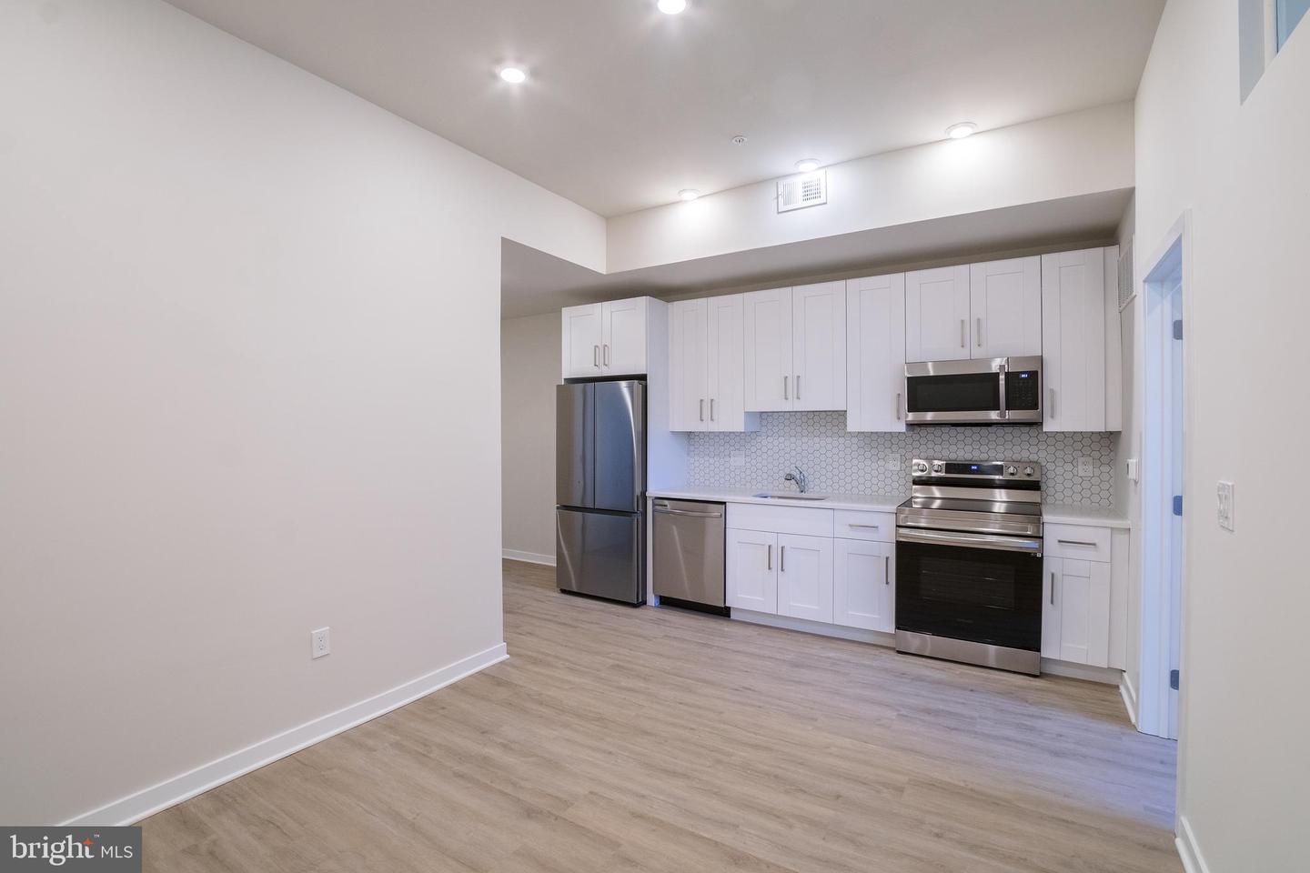 1330 S Patton St #unit 210 Property Photo 1