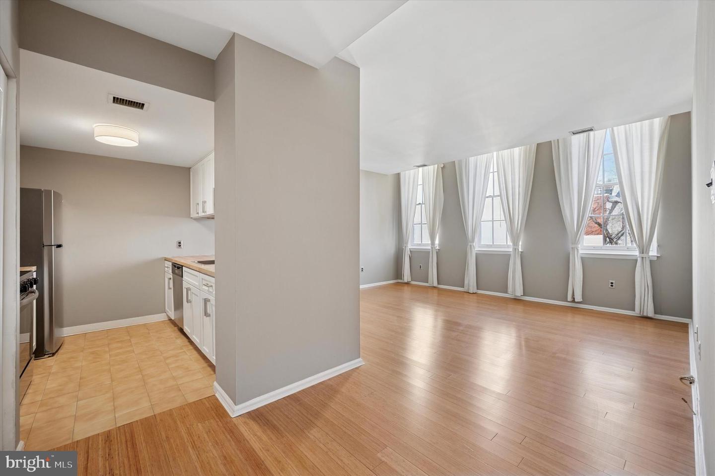 130 N Bread St #310 Property Photo 6
