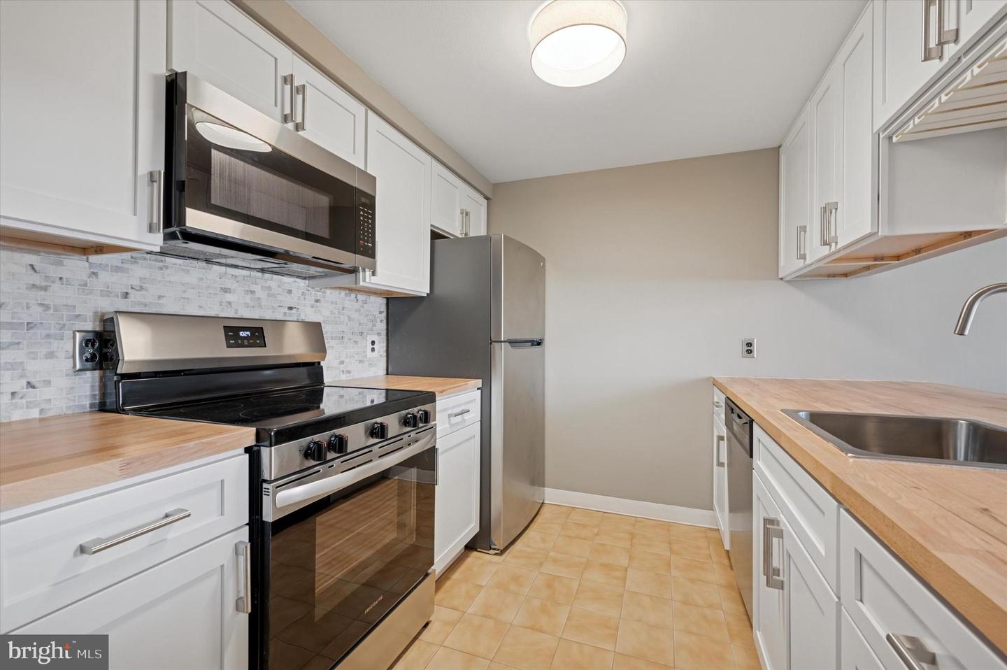 130 N Bread St #310 Property Photo 8