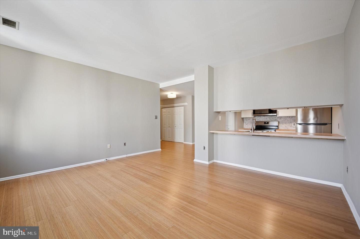130 N Bread St #310 Property Photo 11