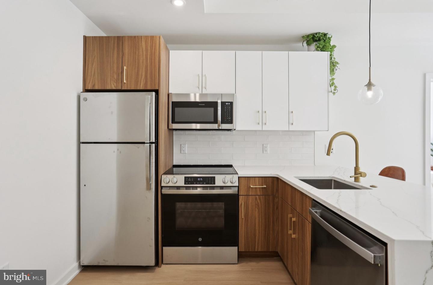 416 Vine St #310 Property Photo 2
