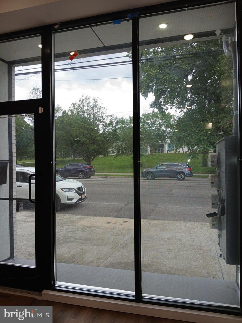 3934 W Girard Ave Property Photo 4