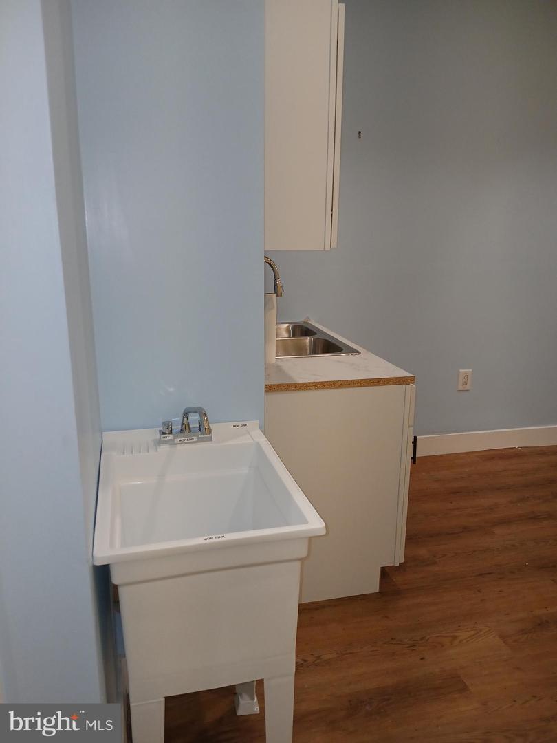 3934 W Girard Ave Property Photo 25