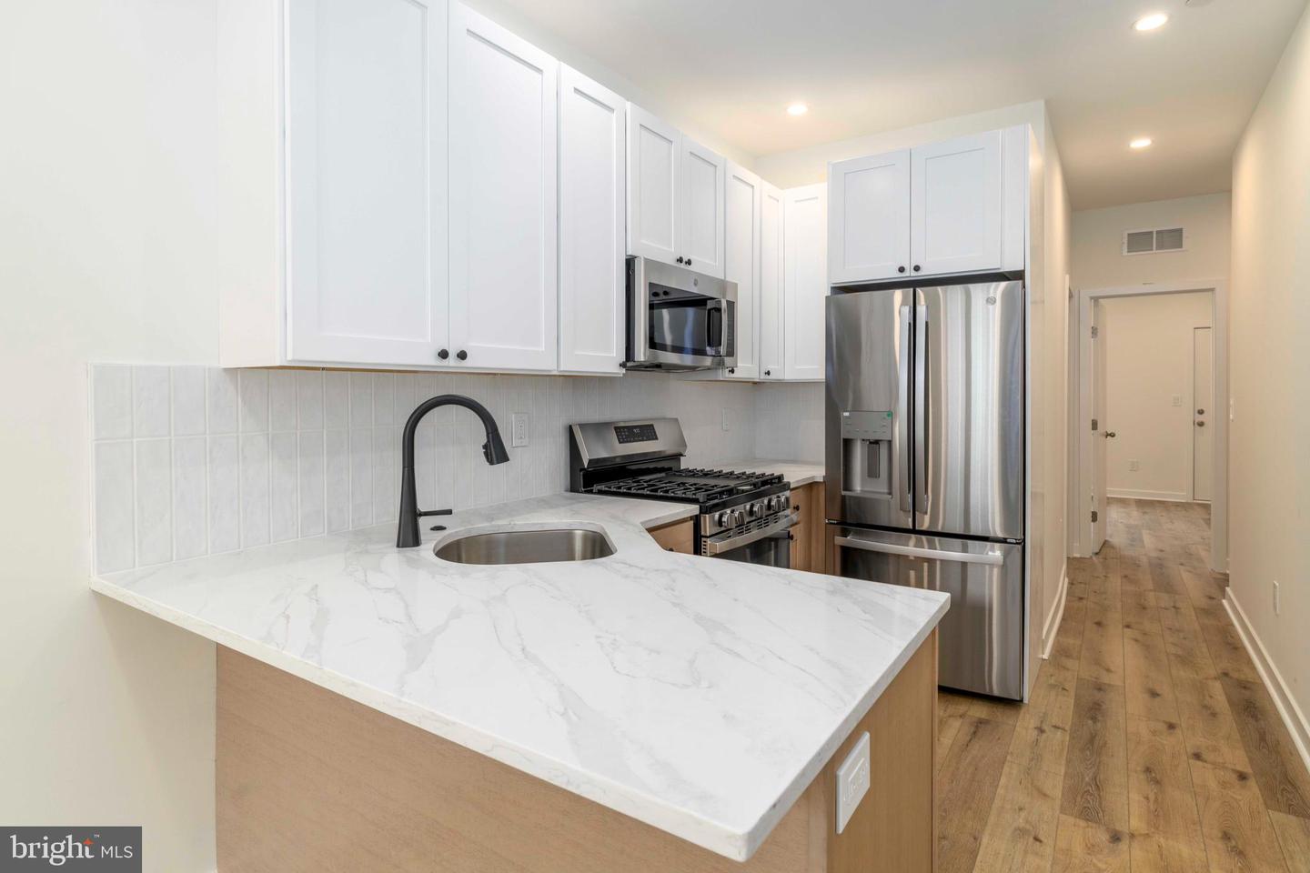 2342 Moore St #a Property Photo 1