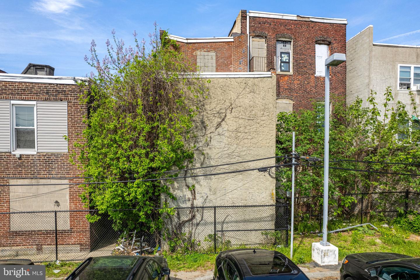 865 Belmont Ave Property Photo 4