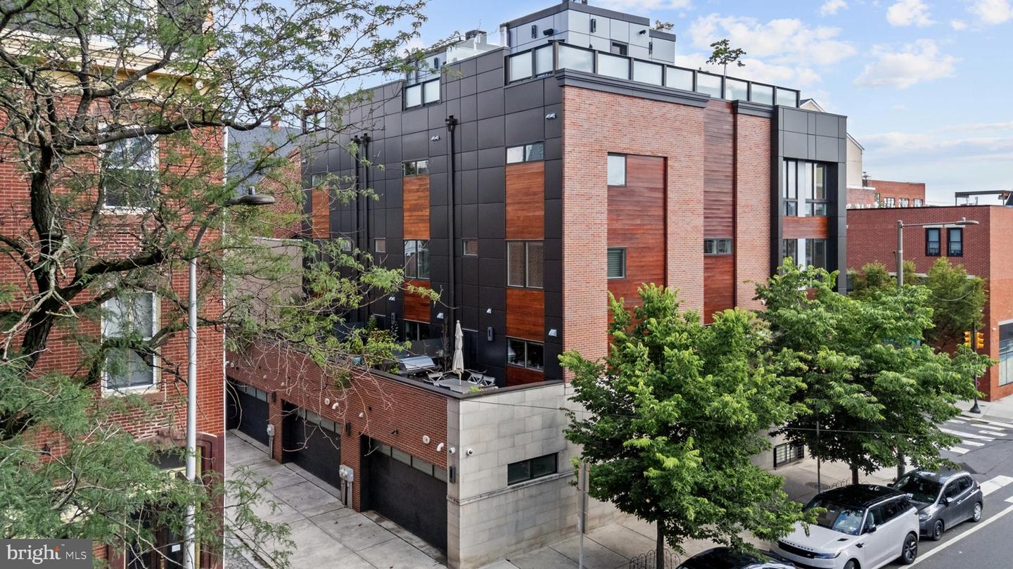 2147 Lombard St Property Photo