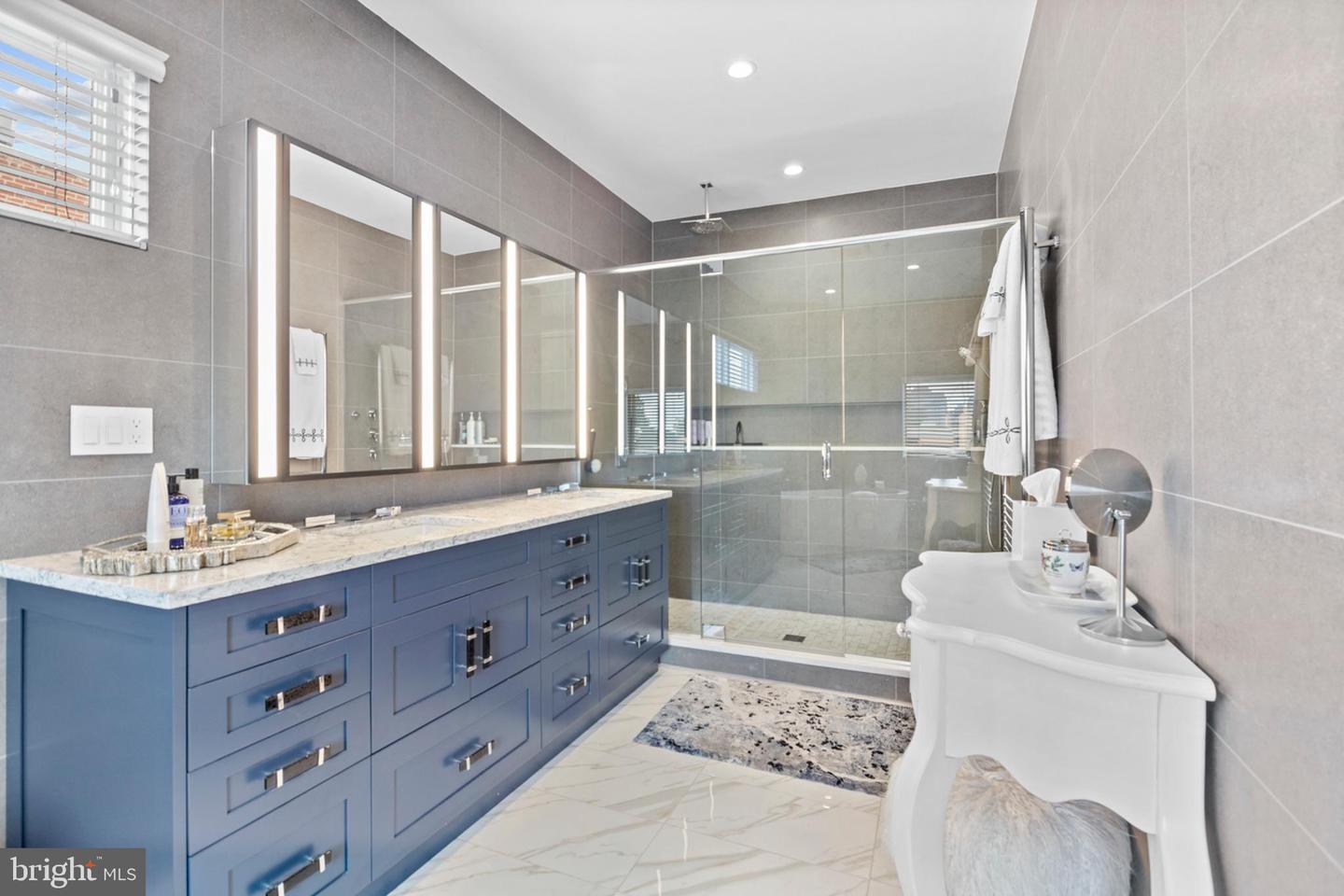 2147 Lombard St Property Photo 45