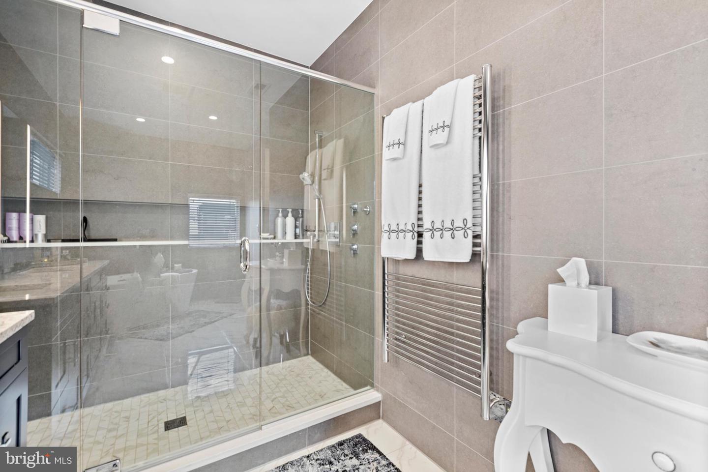 2147 Lombard St Property Photo 47