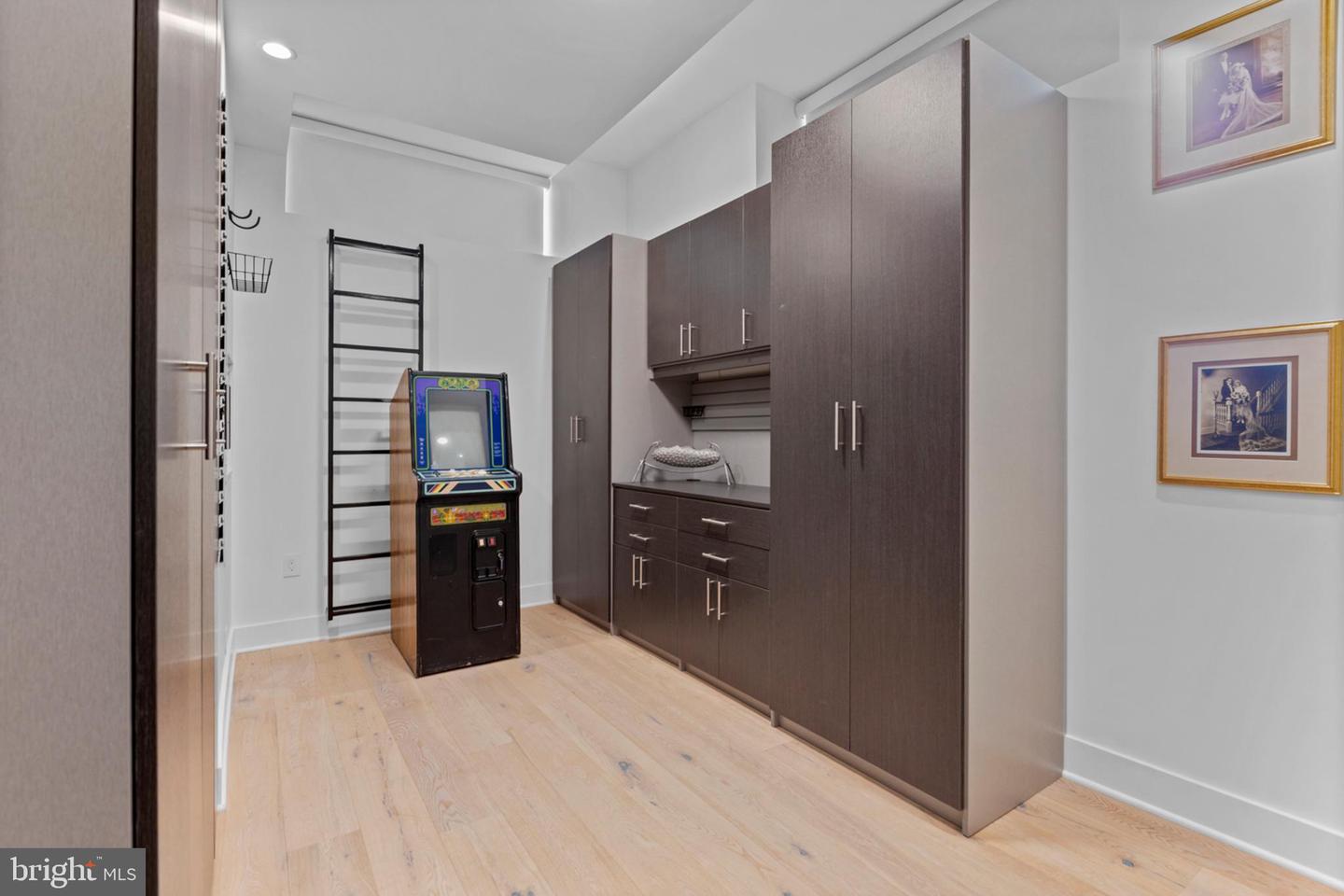 2147 Lombard St Property Photo 69
