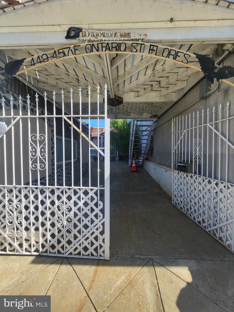 449-57 E Ontario St Property Photo 4