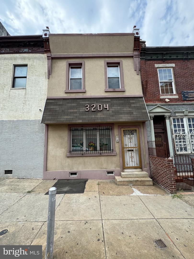 3204 FRANKFORD AVE Property Photo 1