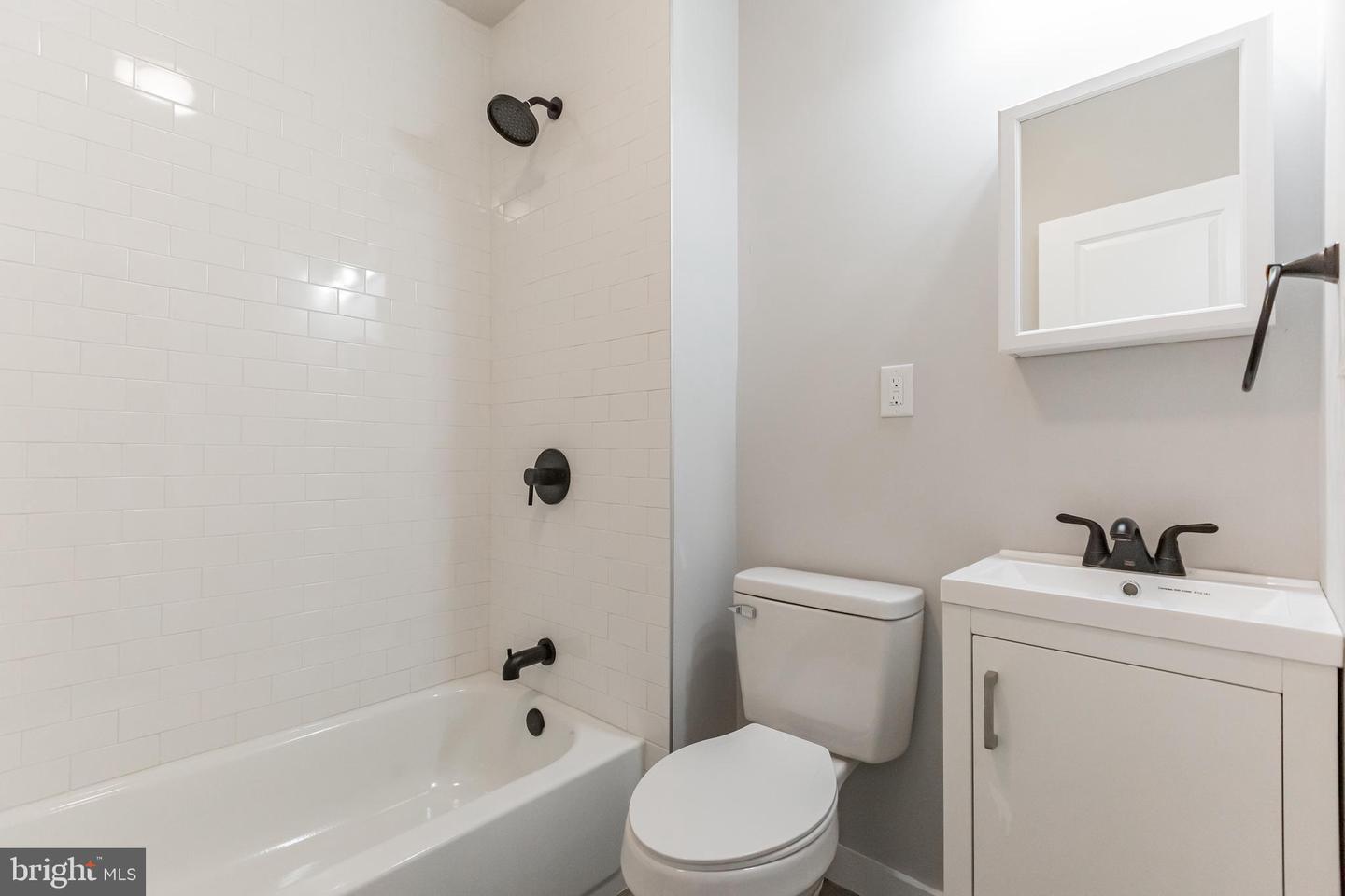 5546 Linmore Ave Property Photo 7