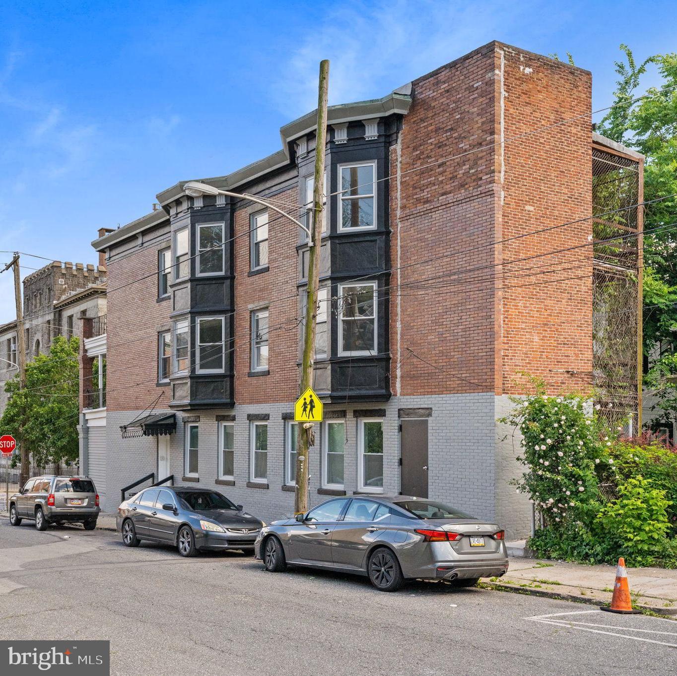 141 W Seymour St Property Photo 3