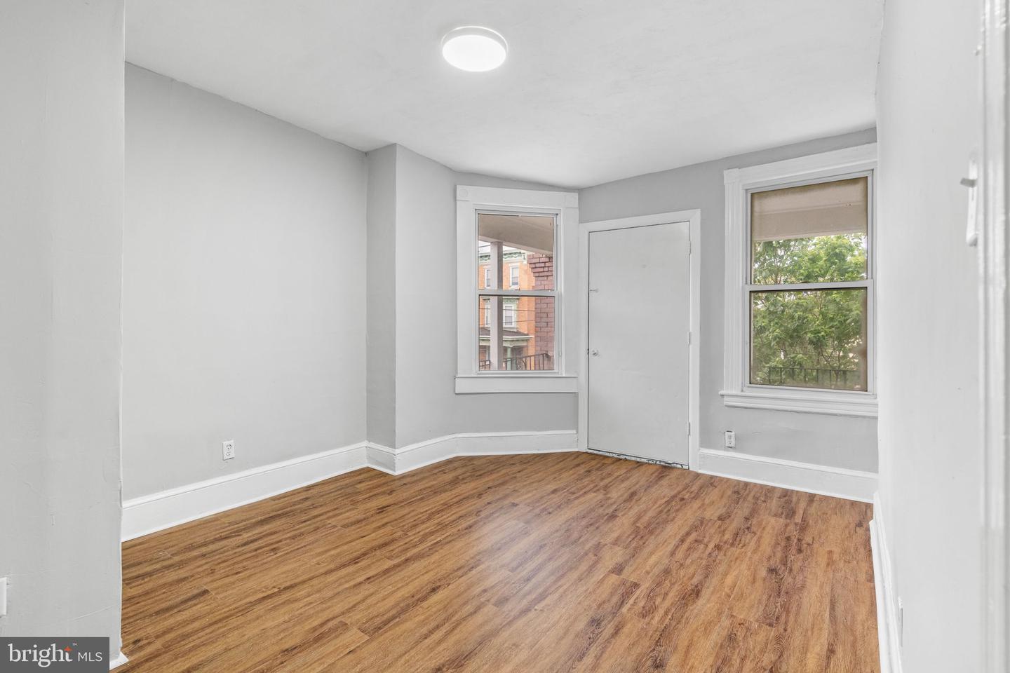141 W Seymour St Property Photo 5