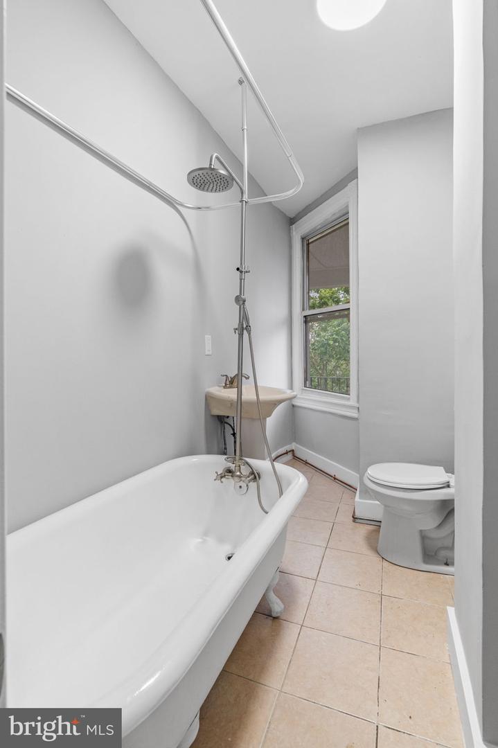 141 W Seymour St Property Photo 16