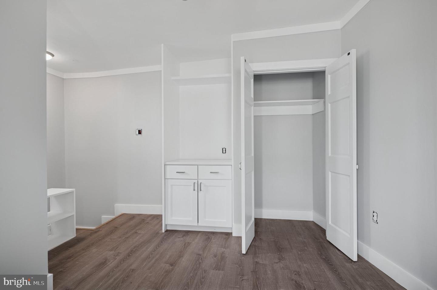 125 Leverington Ave Property Photo 14