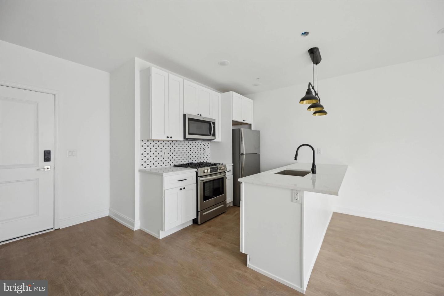 1614 RIDGE AVE #304 Property Photo 1