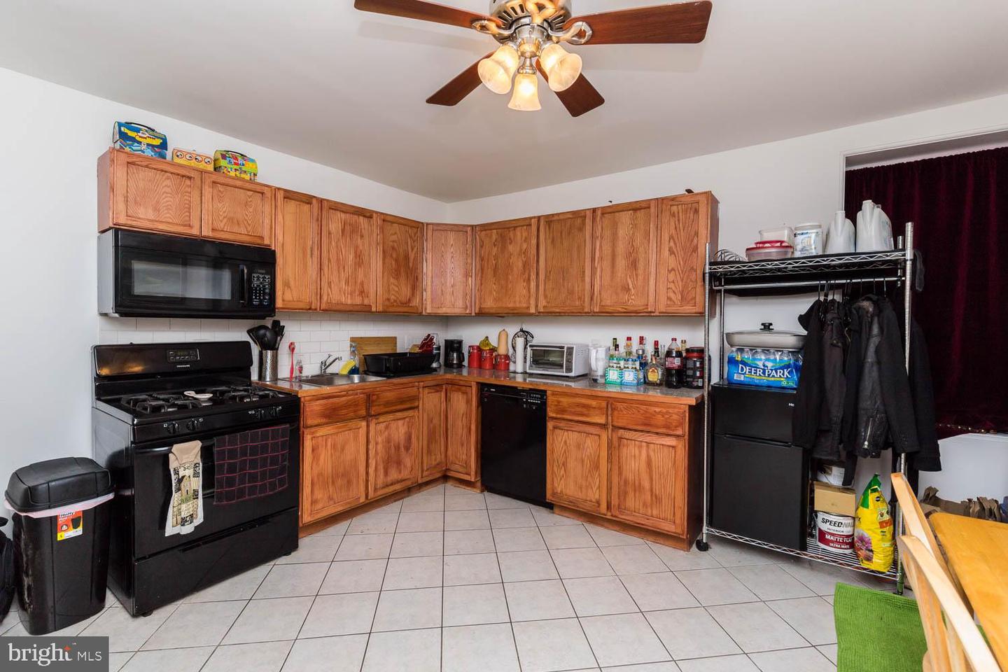 535 E Girard Ave #2 Property Photo 3